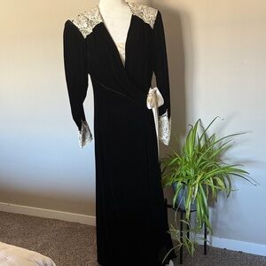 Vintage Jonquil Elegant Black Velvet Robe & Silk  Nightgown Set SZ M/L honeymoon